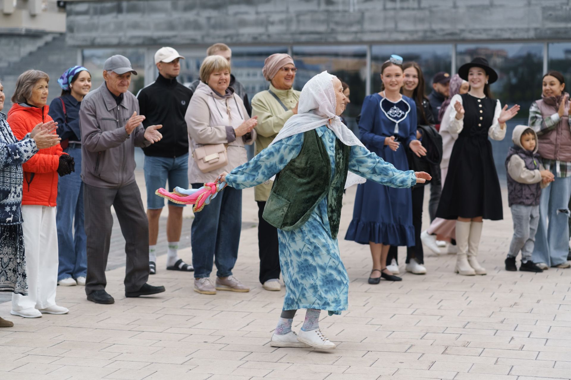 «Хәрәкәттә – бәрәкәт» проекты яшьләрне дә, олыларны да берләштерә