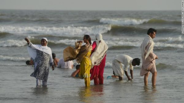 Пакистанда эсседән 65 кеше һәлак булган
