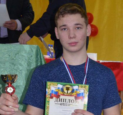 Көрәш буенча Татарстан чемпионы исеменә Әгерҗе егете лаек булды