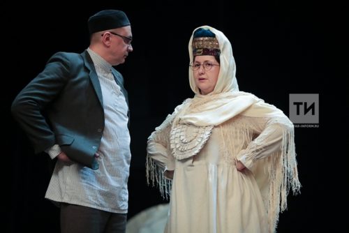 “Һөнәр” фестивале “Алтын битлек” театр премиясен дәгъвалаучы спектакль белән рәсми ачылды