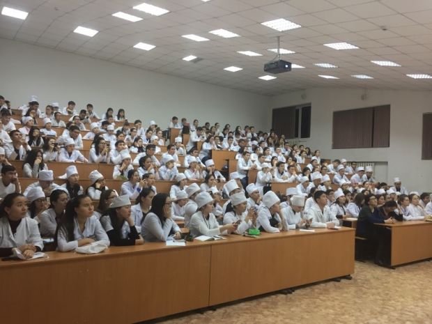 Казан медицина университеты сәләтле абитуриентларга акчалата ярдәм итә